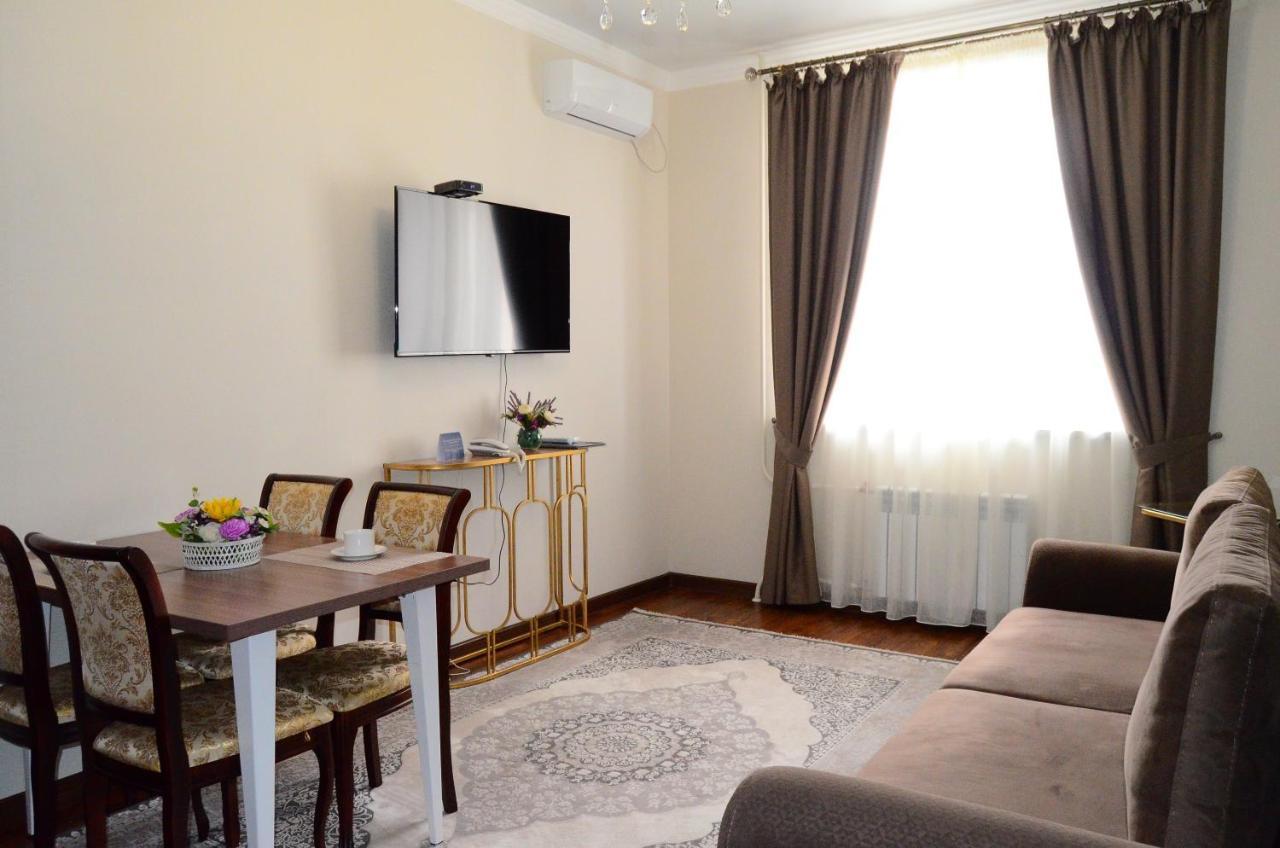 Golden Park Hotel Pavlodar Exterior photo